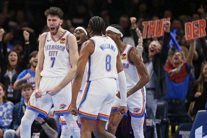 力压亚历山大，联盟第一人要易主！文班值得顶薪，勇士却在吃老本